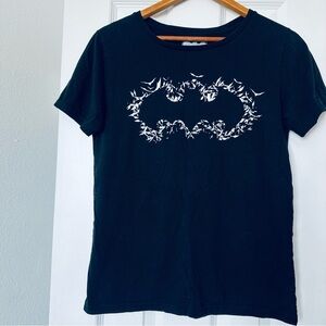 JR Womens BATMAN TEE SHIRT Black WHITE BATS Abstract Logo SUPERHERO Sz M 7-9